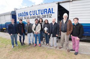 Los escritores azuleos compartieron un momento literario en el vagn Cultural del Tren de Desarrollo Social